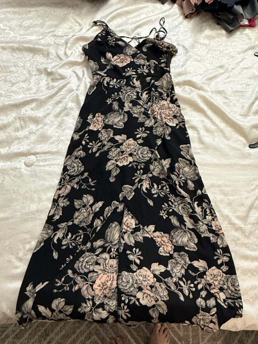ASTR the Label Black Floral Halter Midi Dress — Small